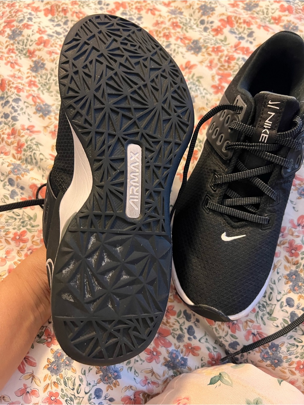 Nike Air Max Bella TR 4 Black and white training/ Running Shoes - Picture 13 of 13